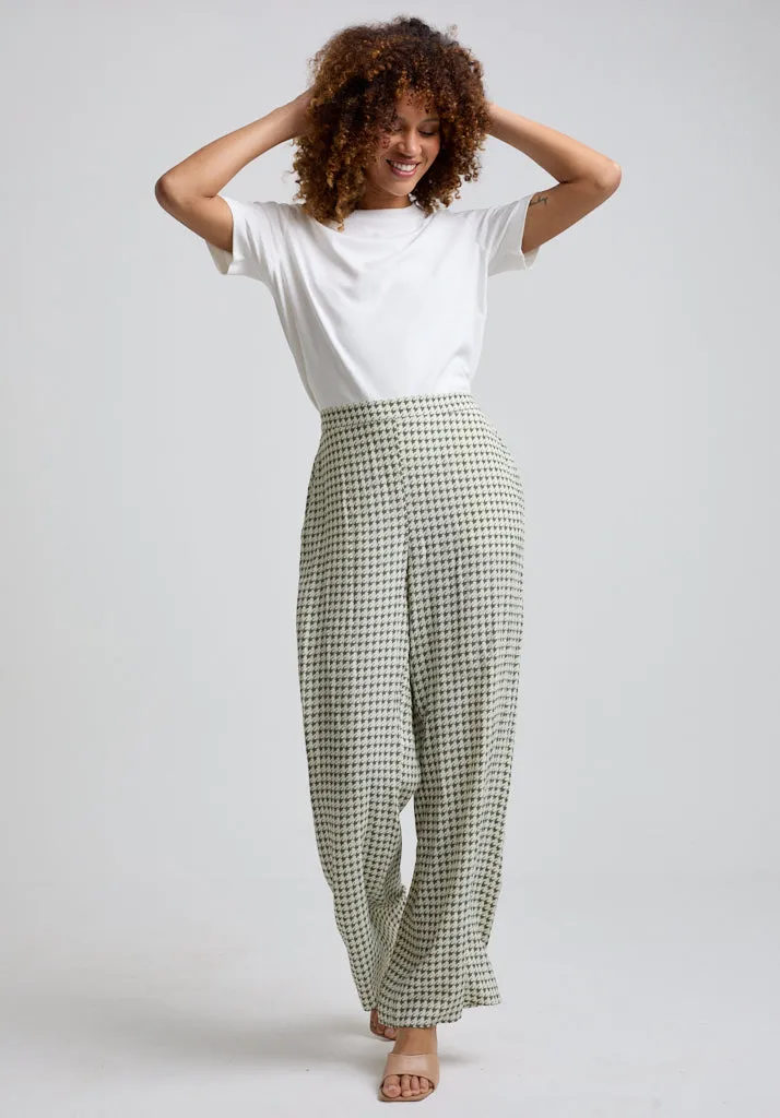 Leon Wide Leg Houndstooth Print Trouser In Green